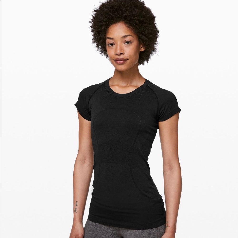 Lululemon black swift tech top